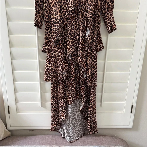 Chic Leopard Print Long Sleeve Dress - Picture 2 of 6